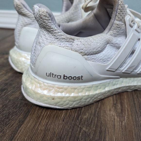 Adidas white Ultra boost YYA 606001 Supportive cloud running shoes EUC Women's 9 - Picture 5 of 7